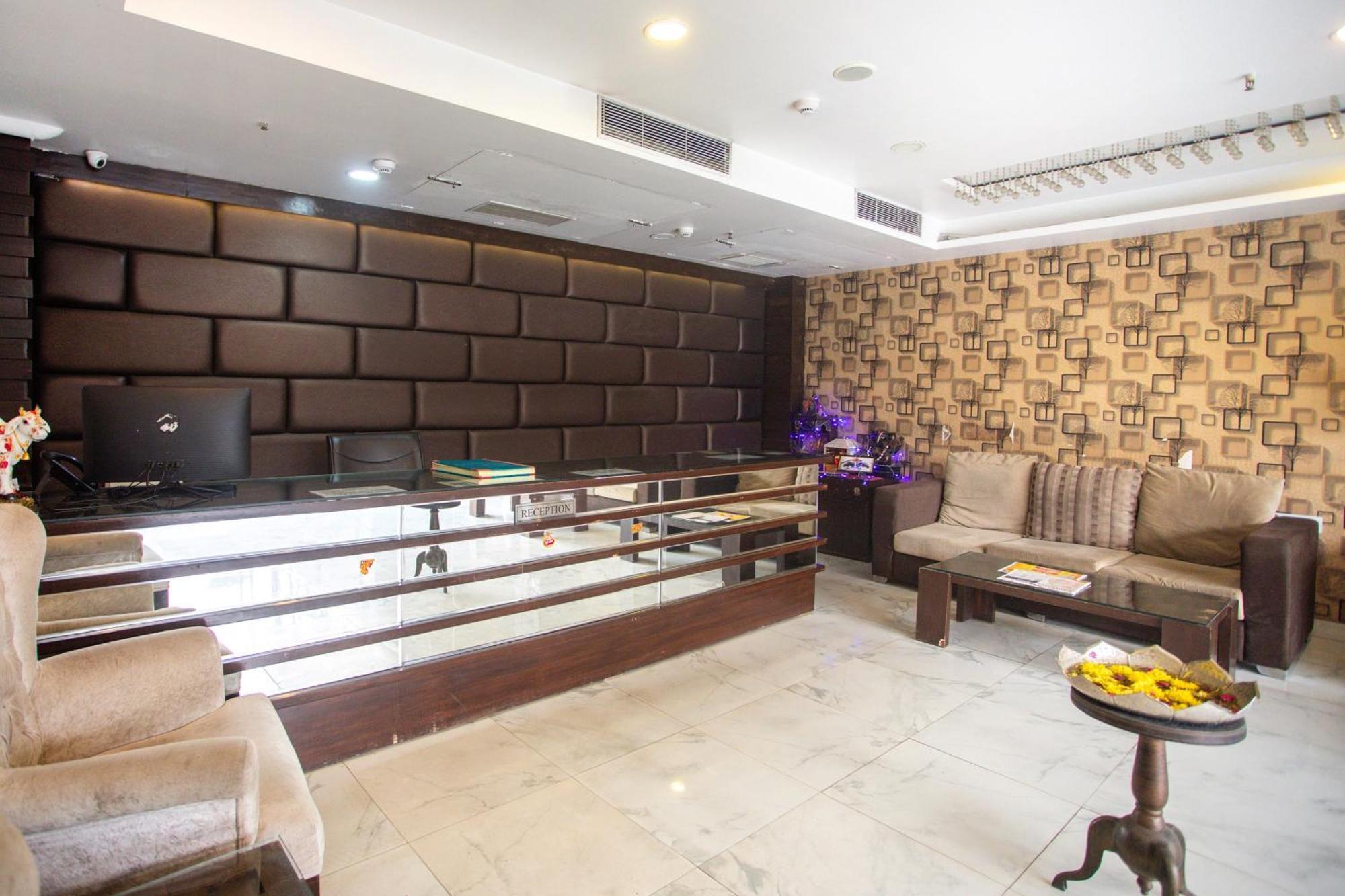 Hotel O Parktel Indirapuram Exterior photo