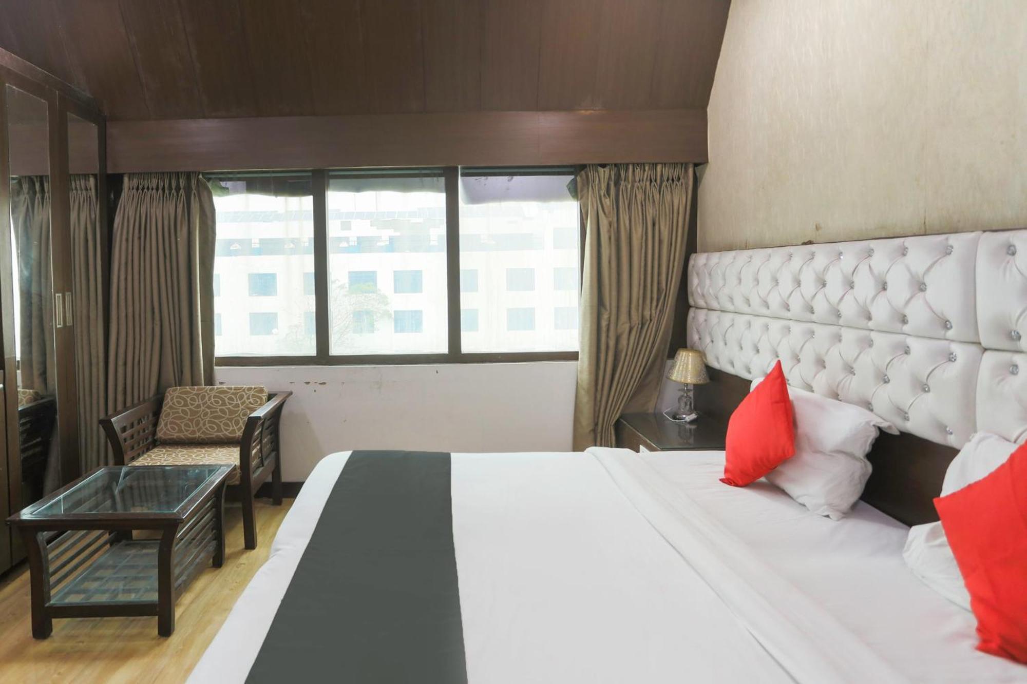 Hotel O Parktel Indirapuram Exterior photo